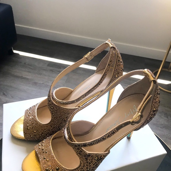 Betsey Johnson Gold, embellished evening shoes - Picture 7 of 8